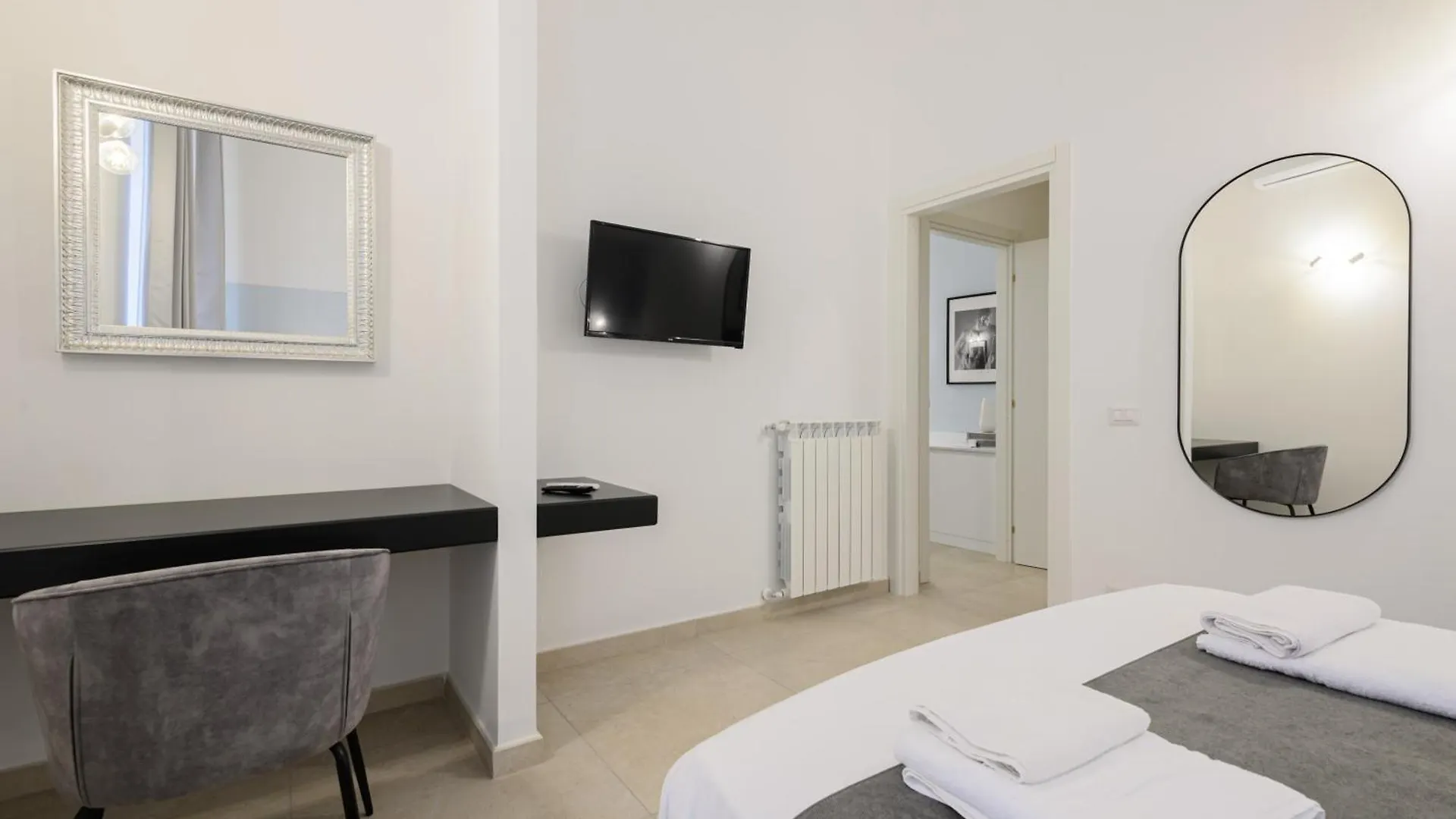 Into Mann Hotel Naples Guest house