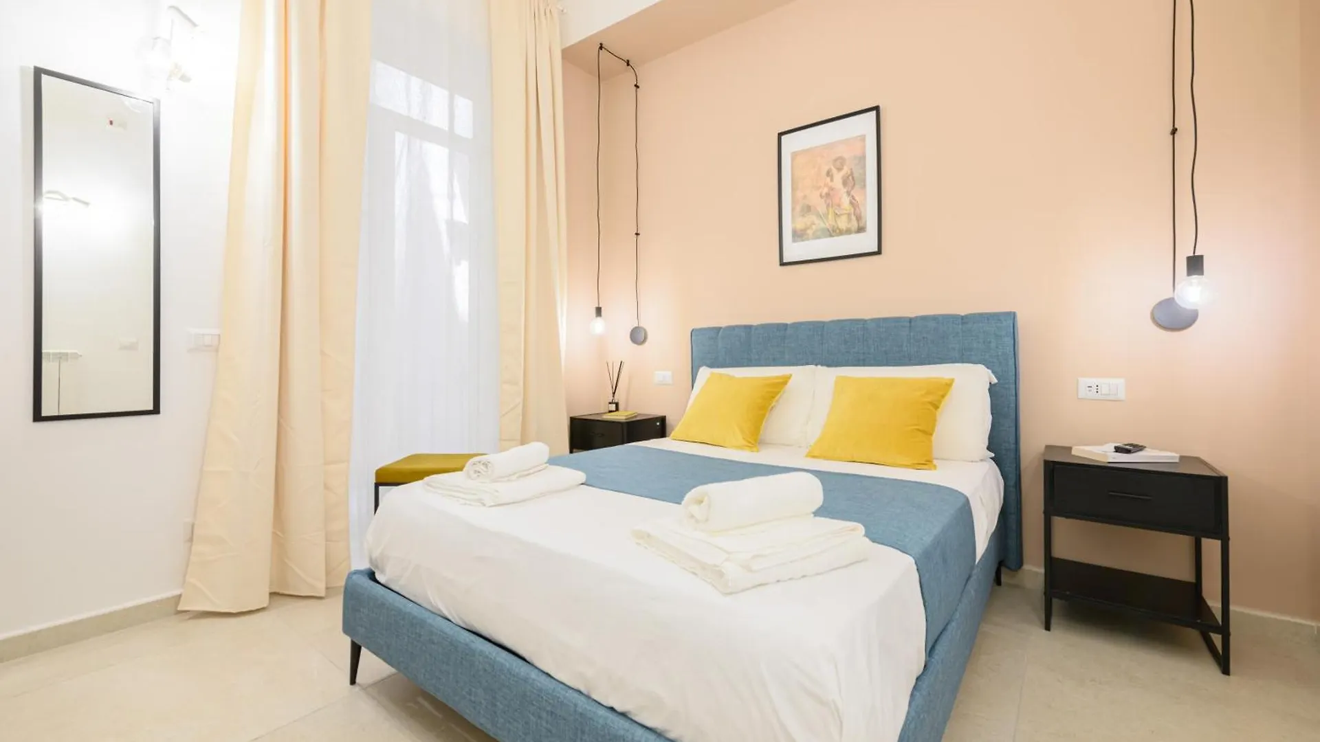 Into Mann Hotel Naples