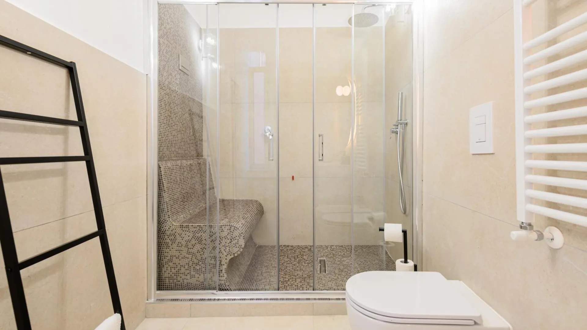 Into Mann Hotel Naples 0*,  Italy