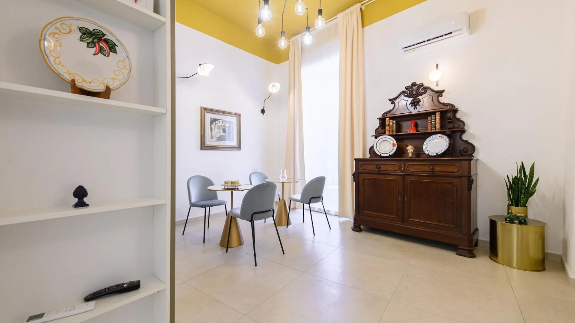 Into Mann Hotel Naples 0*,  Italy