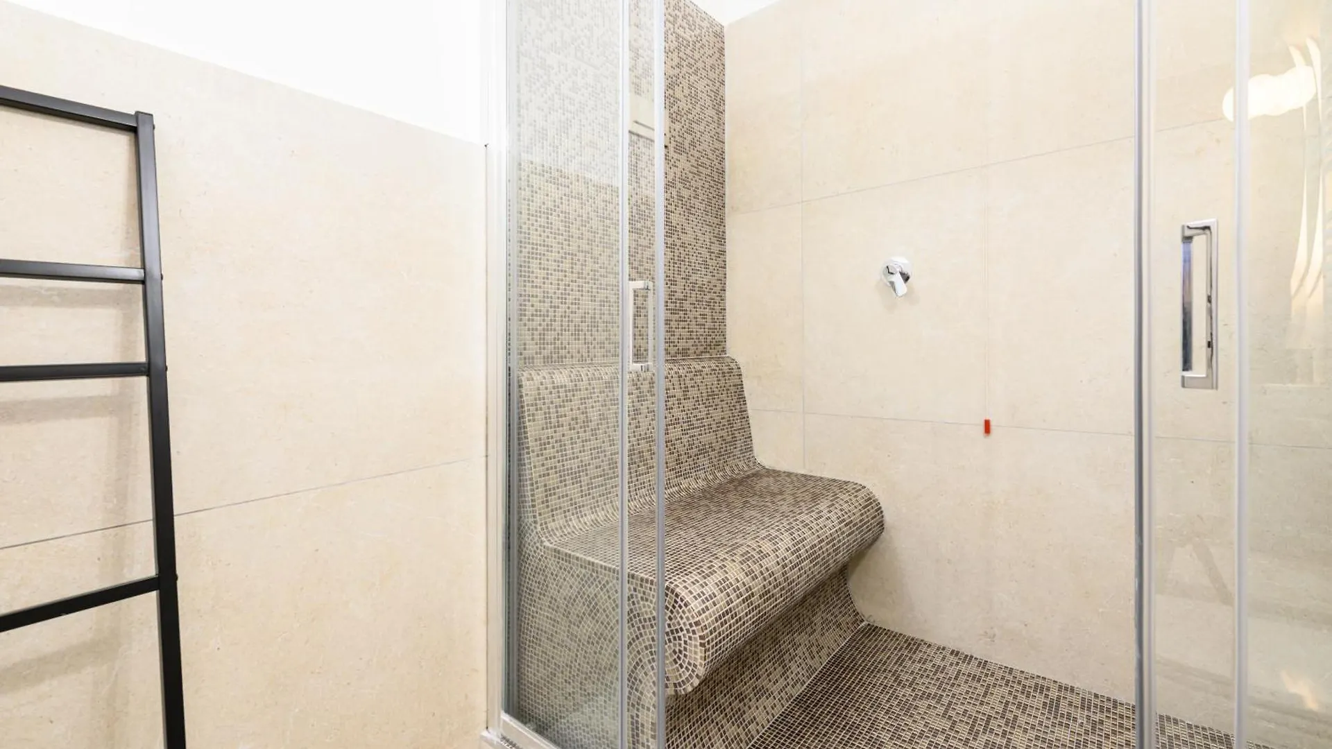 Into Mann Hotel Naples 0*,