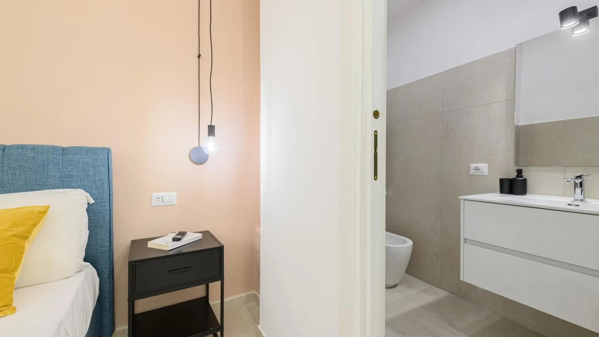 Into Mann Hotel Naples