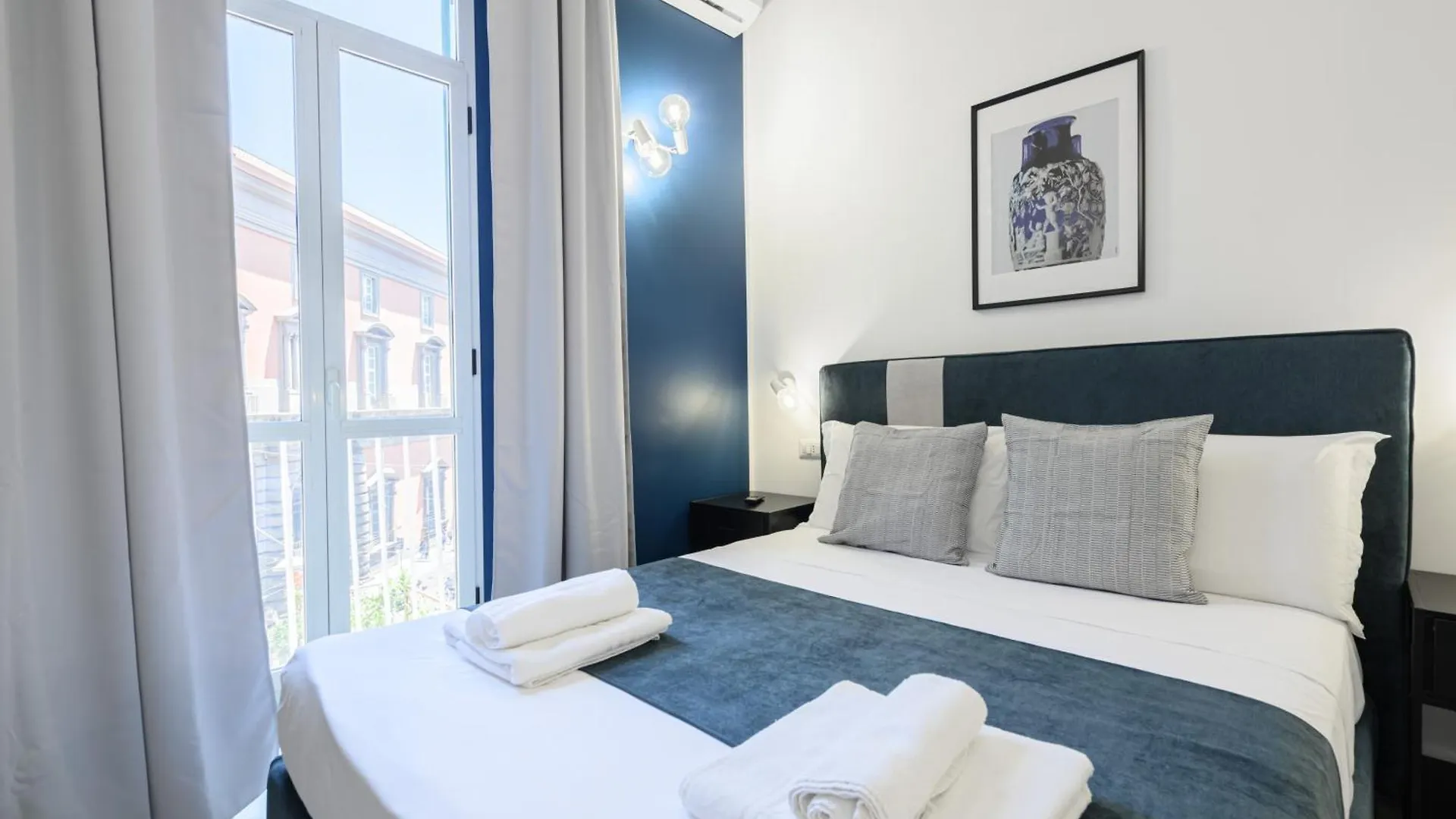Into Mann Hotel Naples 0*,